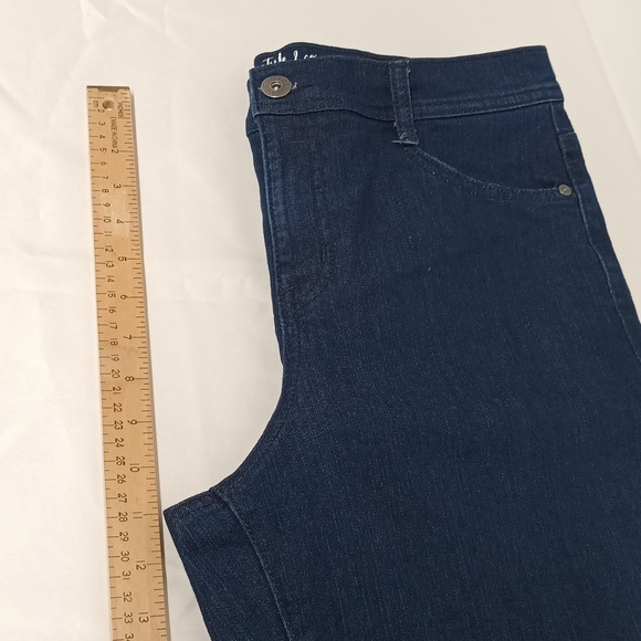Style & co. Size 12 petite Slim leg high rise 11" dark blue jeans EUC. - Picture 8 of 11